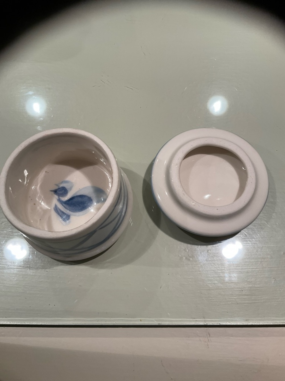 Beautiful, Mint Gail Pittman keepsake box.  Blue and creamy white.  Wonderful. - Picture 3 of 5